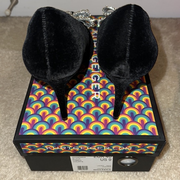 Black suede heels (worn once for a photo shoot) - Picture 5 of 5